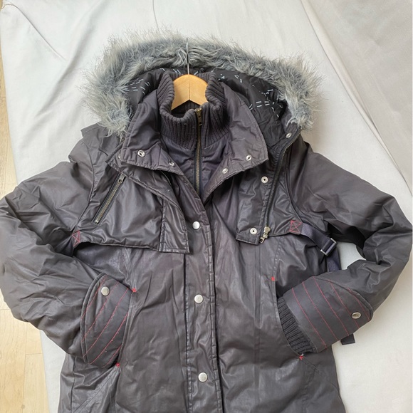 Winter Coat EUC Wind & Water Resistant. 10/10 for function, coziness & style! - Picture 8 of 14